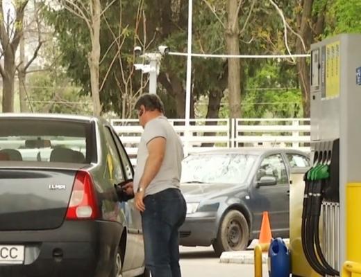 Preţul carburanţilor se apropie în viteză de şase lei