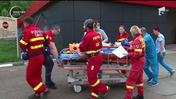 Elevă de 14 ani, căzută de la geamul școlii la Târgu Mureş. Copila e în pericol să rămână paralizată