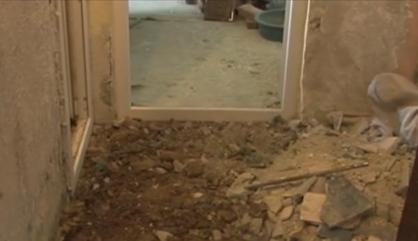 Descoperire macabră într-o garsonieră din Gorj! Oase, posibil umane, zidite sub o cadă