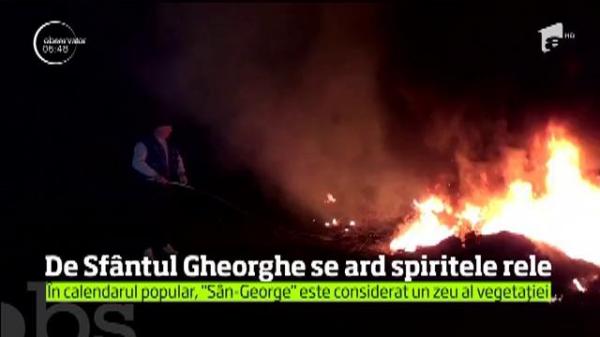 În ajun de Sfântul Gheorghe, într-o comună din Bistriţa-Năsăud se ard spiritele rele