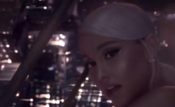 Ariana Grande şi-a lansat primul single de la atentatul din Manchester