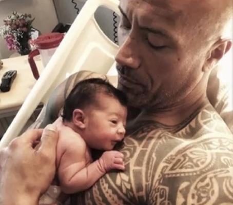 Dwayne Johnson, tătic pentru a treia oară!