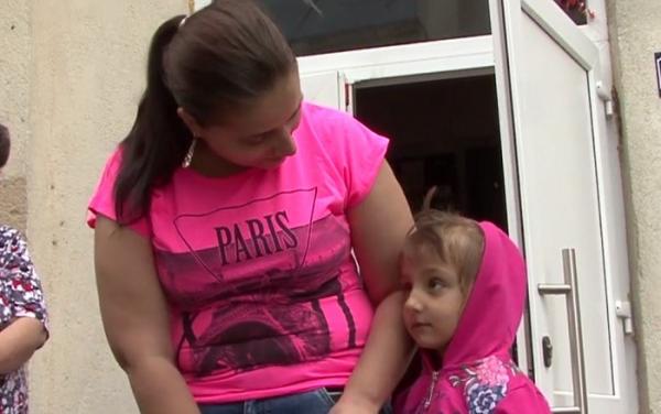 O fetiţă de 4 ani şi bunicul ei, salvaţi de un necunoscut din ghearele morţii. Omul a fost gata să îşi dea viaţa pentru cei doi