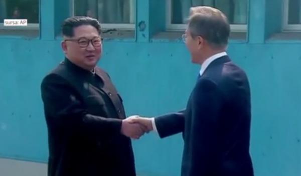 Întâlnire istorică la graniţa dintre Coreea de Nord şi de Sud