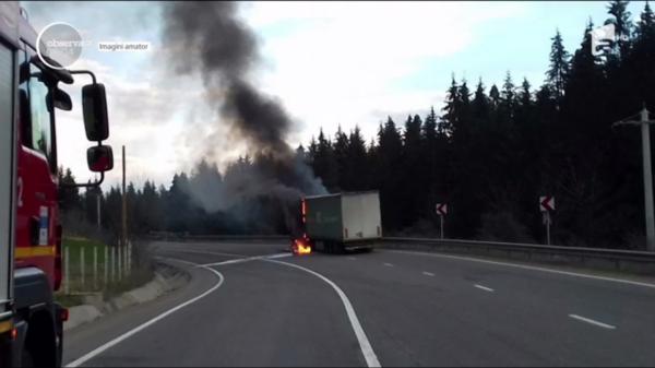 Tragedia de la Mihăileşti, la un pas să se repete. Un TIR plin cu azotat de amoniu a luat foc în Pasul Tihuţa