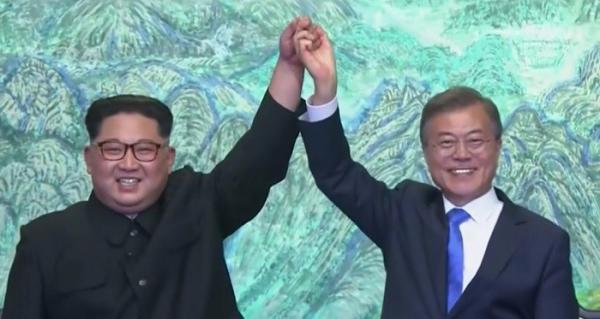 Ce spun experţii în limbajul corpului despre întâlnirea istorică dintre cei doi lideri coreeni