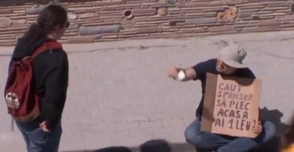 Prietenii la nevoie se cunosc în Vama Veche. E locul de pe litoral unde este imposibil să rămâi singur la greu