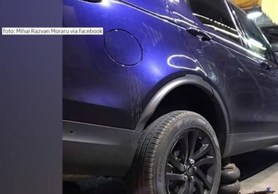 Câţiva bărbaţi au atacat o maşină într-o parcare, la Sineşti. Indivizii puseseră la cale un jaf