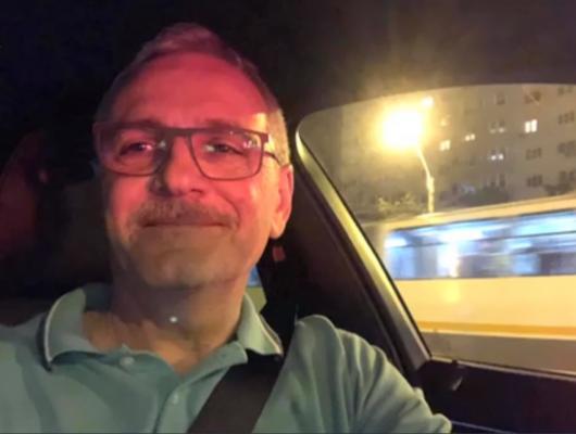 Liviu Dragnea, comentarii pe Facebook după selfie-ul de la volan: 'Eu dictez mesajele și Irina le postează'