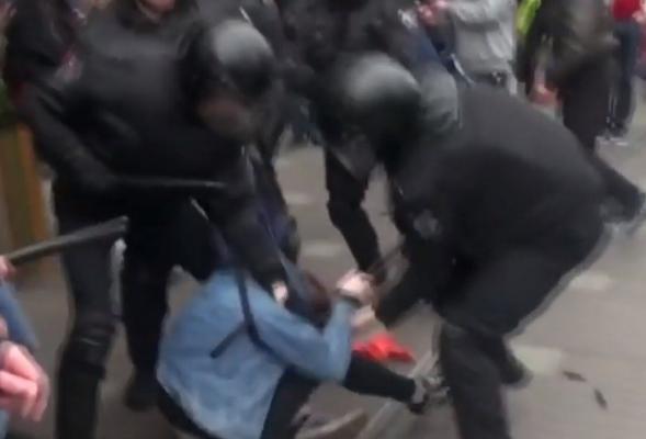 Ample mişcări de stradă, cu două zile înainte de învestirea lui Vladimir Putin