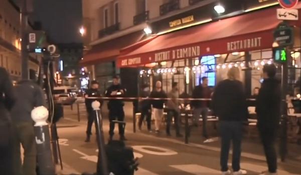 Teroare în inima Parisului! Un individ inarmat cu un cuțit a înjunghiat mai multe persoane