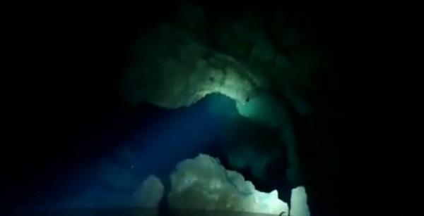 Peisaj ca pe Marte, în judeţul Constanţa. Peştera unică pe care puţini o ştiu, nerecomandată amatorilor