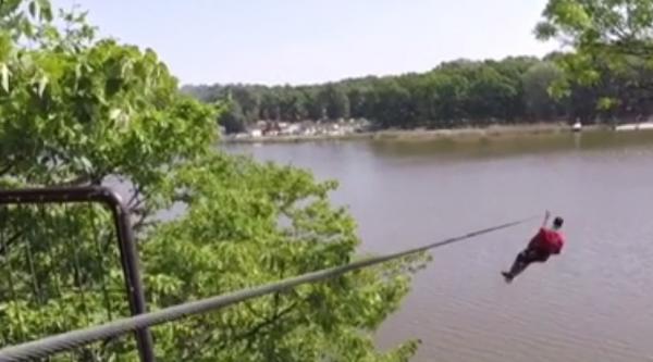 Caz grav în cel mai mare parc din Craiova! Un copil în vârstă de 10 ani a căzut dintr-o tiroliană