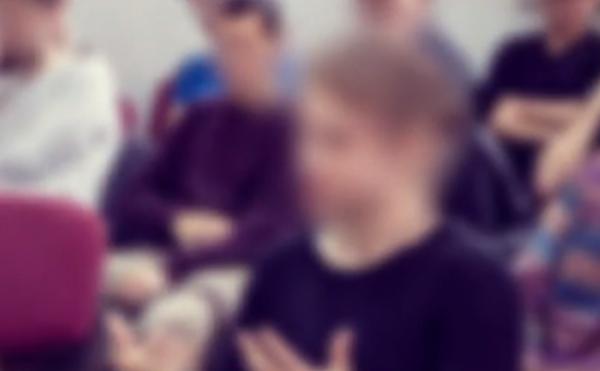 Noi detalii în scandalul de la Liceul de Arte de la Focşani. Profesoara surprinsă că se săruta cu un elev dă vina pe soţul ei