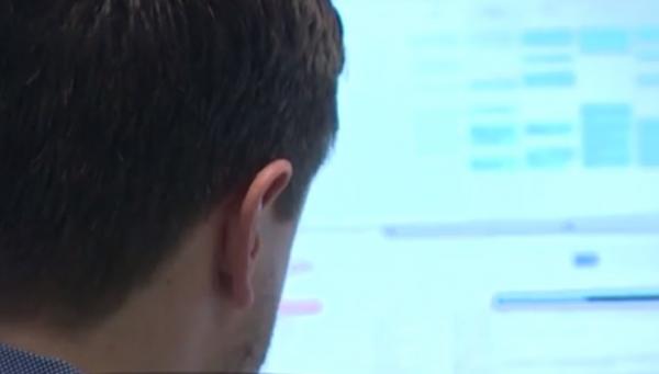 Comerţul online, invadat de ţepe. Mii de români sunt păcăliţi zilnic de promoţii false