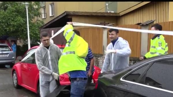 Un fost inspector de la Finanţe din Drobeta Turnu Severin ar fi fost ucis chiar de către fiul său, cu peste 20 de lovituri de cuţit