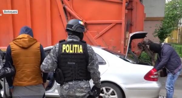 Operaţiunea Ziua Z. Portbagaj plin de droguri la Botoşani. Studenţii din Timişoara şi-au cumpărat stupefiante cu monede virtuale