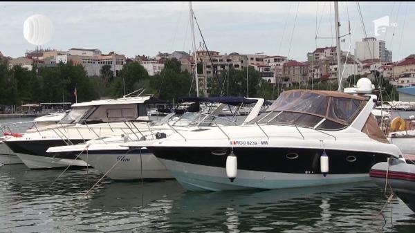 Velierele, pregătite să taie valurile. Bărcile se pregătesc de prima ieșire pe mare din sezon