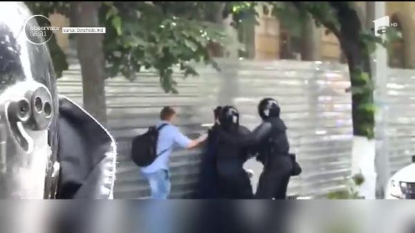 Marşul anual al comunităţii LGBT din Chişinău a fost umbrit de violenţele