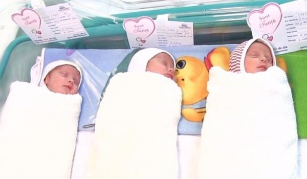 Caz extrem de rar în lumea medicală. O mămică din Timişoara a adus pe lume triplete identice