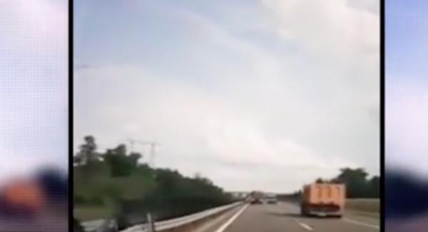 Ancheta continuă în carnagiul din Ungaria! Şoferul microbuzului nu avea licenţă pentru transport de persoane