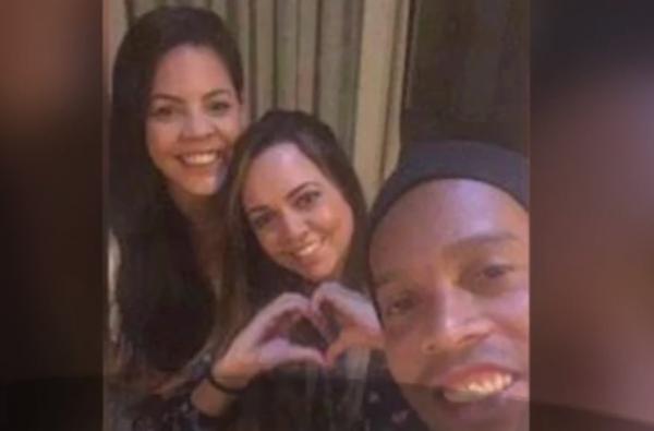 Ronaldinho, nuntă cu două femei deodată! Celebrul brazilian le-ar fi dat iubitelor inele de logodnă identice