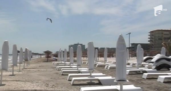 Turiştii nu prea s-au înghesuit în minivacanţa de Rusalii pe litoral, aşa cum obişnuiau