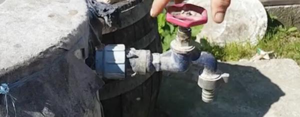 Situaţie halucinantă în Dâmbovița.  Sute de oameni au apă cel mult o oră pe zi