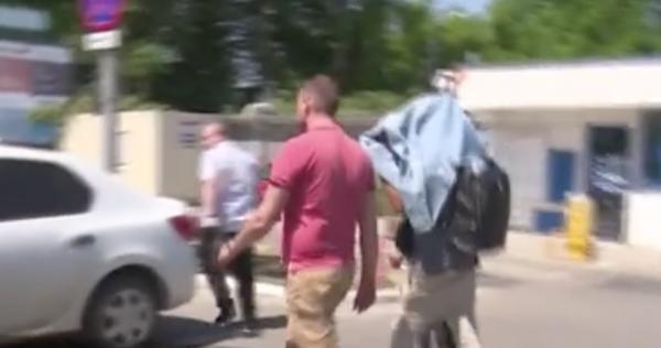 DJ celebri, prinşi cu droguri pe aeroportul din Iaşi. Stupefiantele erau ascunse în bagaje