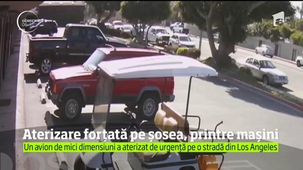 Aterizare forțată pe șosea, printre mașini. Un avion de mici dimensiuni a aterizat de urgență pe o stradă din Los Angeles