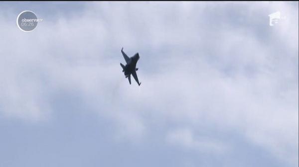 Piloţii români au făcut spectacol cu avioanele F-16 şi MIG-21, la Clinceni