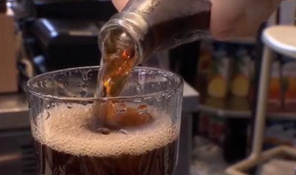 Sucurile acidulate ar putea fi etichetate grafic, la fel ca ţigările