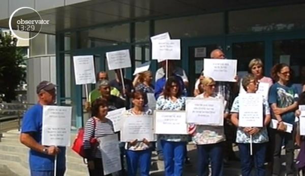 Angajaţii de la Delfinariul din Constanţa au făcut grevă japoneză