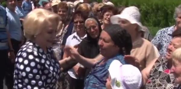 Câteva mii de oameni au participat la resfinţirea Bisericii Mănăstirii Dealu, de lângă Târgovişte