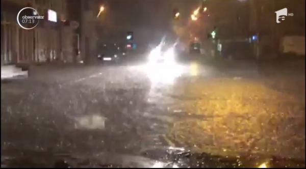 Vremea rea deja îşi face simţită prezenţa. O rupere de nori a făcut prăpăd noaptea trecută pe străzile din Dej