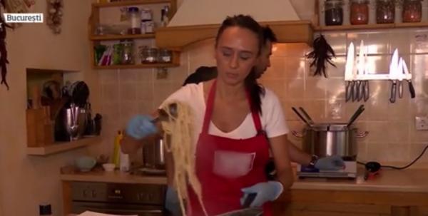 A început să lucreze ca femeie de serviciu într-un restaurant din Roma, iar acum pune gustul Italiei în farfuriile bucureştenilor