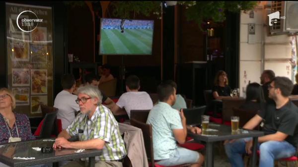 Campionatul Mmondial de Fotbal, urmărit de la terasă. Emoţiile au fost mari