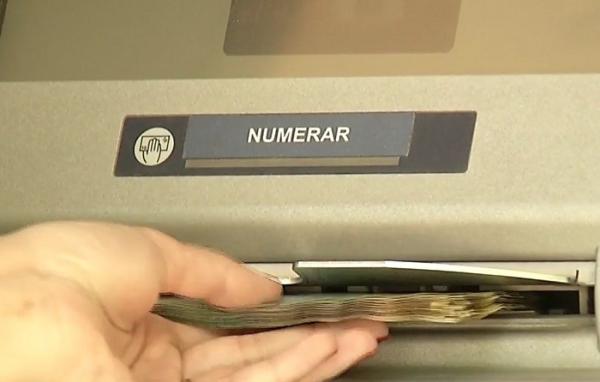 Românii pot cumpăra de acum titluri de stat, la o dobândă atractivă