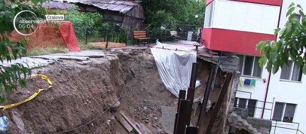 Prăpăd la Galaţi, după o furtună nimicitoare. A fost prima dată în istoria avertizărilor meteo când specialiştii au emis cod roşu de vreme rea