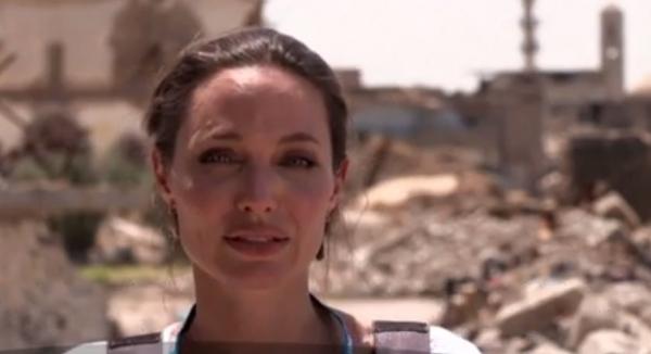 Angelina Jolie, vizită printre ruinele oraşului irakian Mosul