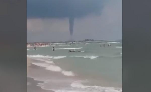 Fenomen extrem surprins de turiştii de la Marea Neagră. Explicaţia dată de specialişti