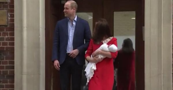 Fiul cel mic al ducelui şi ducesei de Cambridge va fi botezat pe 9 iulie