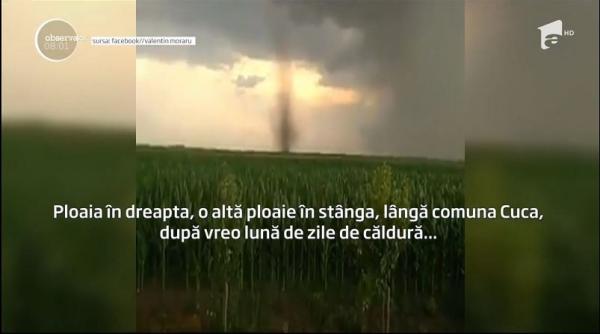Trei tornade, una după alta, în Galați. O dublă tornadă a apărut după o ploaie torențială, în localitatea Cuca