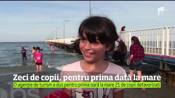 Zeci de copii, pentru prima dată la mare. O agenție de turism a dus pentru prima oară la mare 21 de copii defavorizați