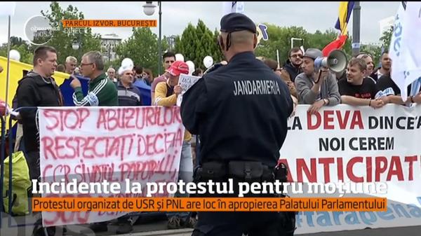 Incidente la protestul pentru moțiunea împotriva Guvernului Dăncilă, organizat de USR și PNL