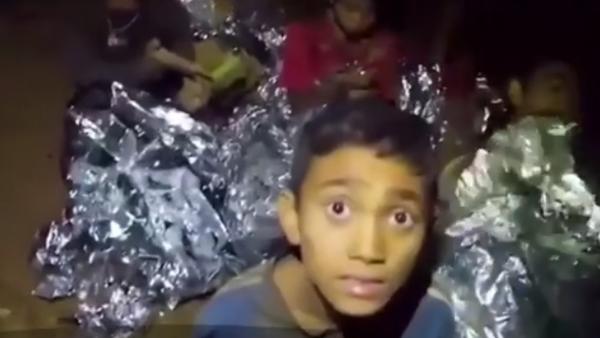 Miracolul din Thailanda. Primii patru copii salvaţi din peşteră au fost scoşi la suprafaţă