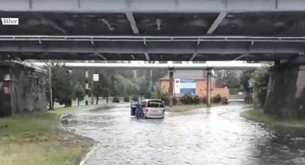 Furtunile s-au dezlănţuit la început de săptămână. Imagini dramatice cu localităţi inundate în România