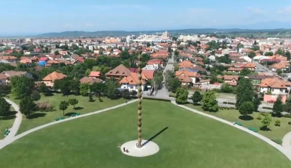 Coloana Infinitului a lui Constantin Brâncuşi a fost din nou vandalizată