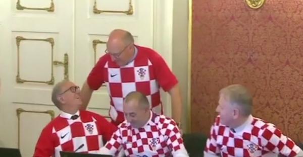 Miniştrii croaţi, şedinţă de guvern în tricourile naţionalei după victoria împotriva Angliei de la Cupa Mondială 2018