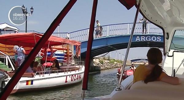 Turiștii preferă promovarea online în locul cheilor la șosea. Gazdele de pe litoral nu mai stau la marginea drumului ca să atragă clienți